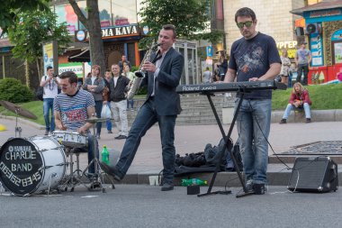 Kiev, Ukrayna - 22 Mayıs 2016: Sokak müzisyenleri bir konser vermek 
