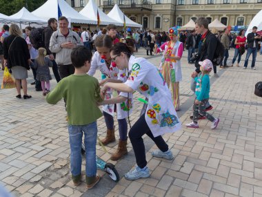Kiev, Ukrayna - 21 Mayıs 2016: Aktörler palyaçolar en rolü
