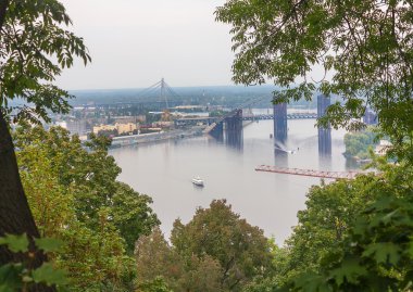 Kiev, Ukrayna Dinyeper Nehri Köprüsü