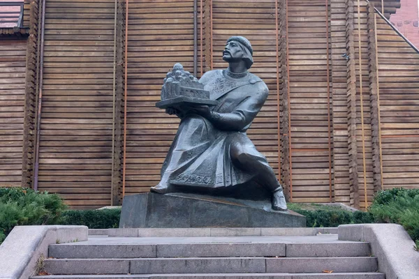 Памятник Ярославу Мудрому, Киев, Украина — стоковое фото
