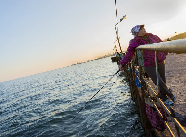 Mariupol, Ucraina - 11 ottobre 2014: L'età pensionabile delle donne è fi — Foto Stock