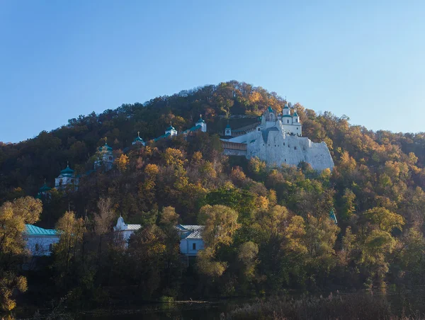 Kyrkan på krita rock i Svjatogors, Ukraina — Stockfoto