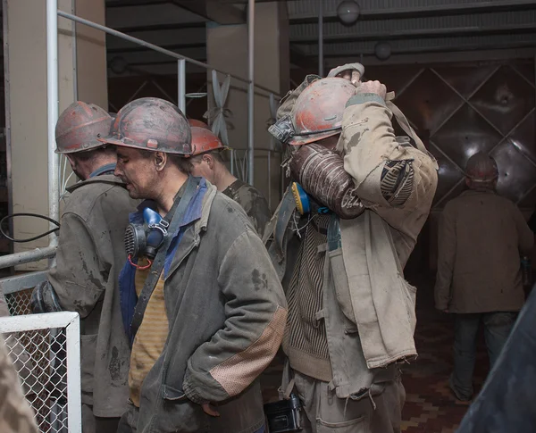Donetsk, Oekraïne - maart, 25, 2013: Mijnwerkers mijne vernoemd naar Abak — Stockfoto