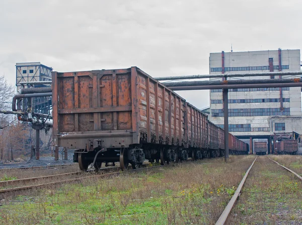 列车荷载作用的煤炭在煤炭矿井下 — 图库照片