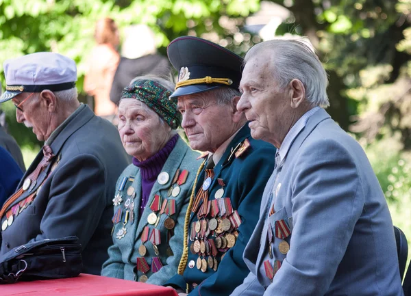 Makeevka, Ucrania - 7 de mayo de 2014: Veteranos de la Segunda Guerra Mundial — Foto de Stock