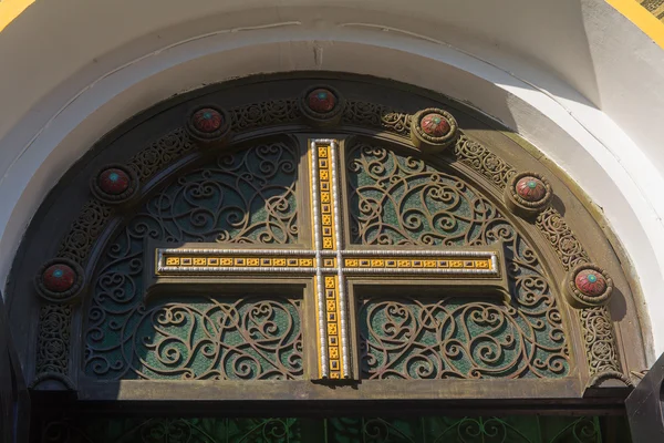 正統派教会の入り口上の装飾。ウクライナ — ストック写真