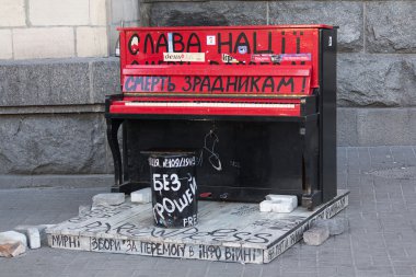Kiev, Ukrayna - 11 Eylül 2015: Piyano Bağımsızlık Meydanı
