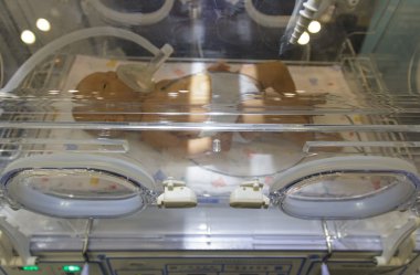 Manken çocuk bebek kuluçka. Tıp ve ekipman