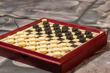 Manyetik mini kontrolörler. Tahta düzeni