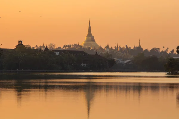 Shwedagon Pagoda  ,  Yangon in Myanmar (Burmar) — Stock Photo, Image