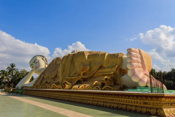 Reclining Buddha  ,  Bago in Myanmar (Burmar) — Stock Photo, Image