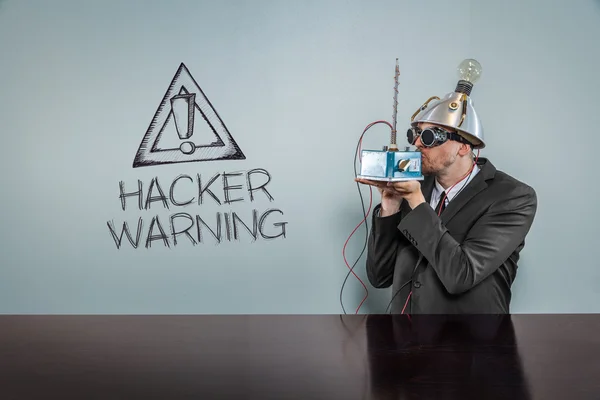Hacker varningstexten med vintage affärsman — Stockfoto