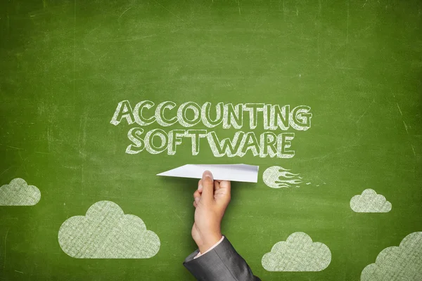 Accountingn software concept op blackboard met papier vliegtuig — Stockfoto