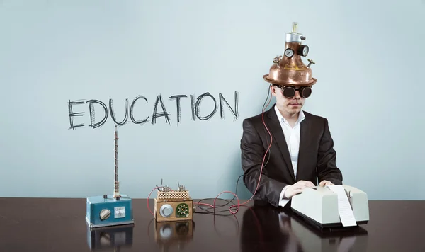 Concept d'éducation avec homme d'affaires vintage et calculatrice — Photo