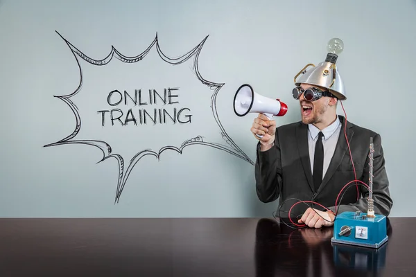 On line trainingstekst op de tekstballon met vintage zakenman — Stockfoto