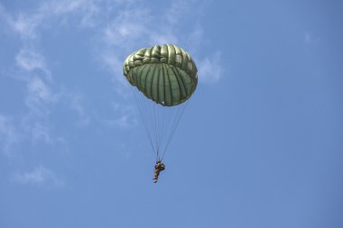 Paraşütçü Savaşı 