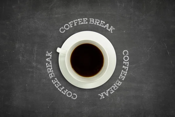 Coffee break text on blackboard with coffee cup — Stock Photo, Image