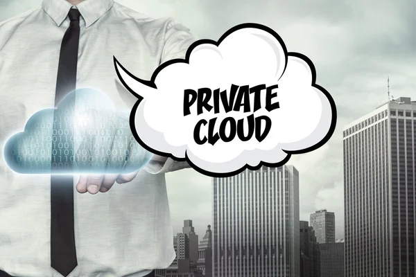 Texte cloud privé sur le thème du cloud computing avec un homme d'affaires — Photo
