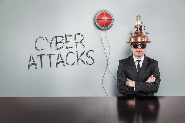 Kyber-útoky, text s světlo a vinobraní podnikatel — Stock fotografie