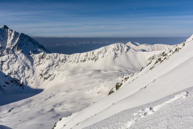 Dağlarda kış renkleri.
