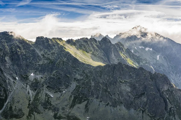 Paisaje de montaña en el verano. —  Fotos de Stock