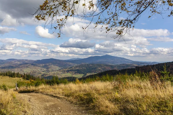 Peisaj Fabulos Toamnă Munți Zywiec Beskids Printre Vârful Vizibil Află — Fotografie, imagine de stoc