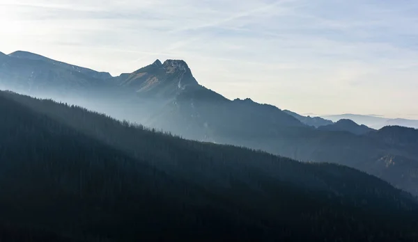 Giewont Ist Ein Gebirgsmassiv Der Polnischen Tatra Massiv Beleuchtet Von — Stockfoto