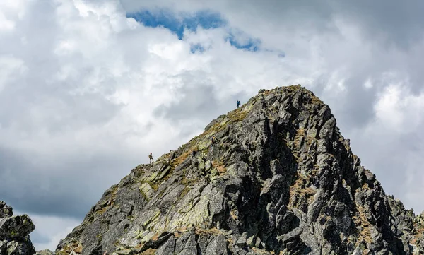 Tourist Walking Tourist Trail Descending Peak Swinica Svinica Tatra Mountains — Stock Photo, Image