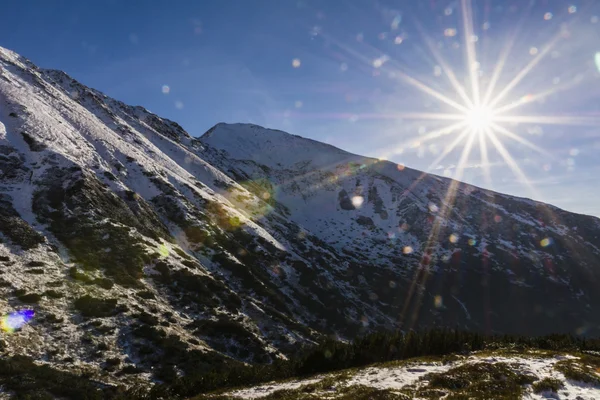 Sun over the ridge — Stock Photo, Image