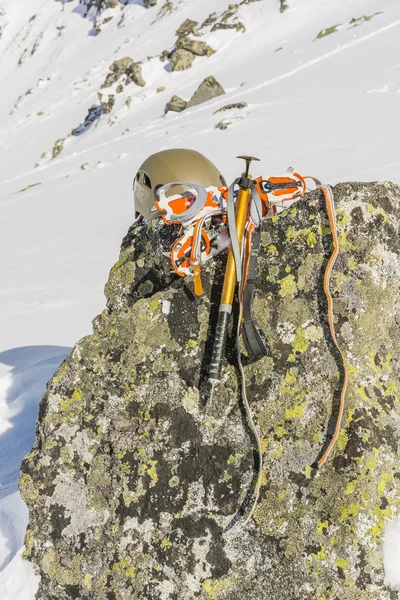 Equipamento para o turismo de inverno — Fotografia de Stock