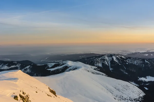 Sabahları puslu Vadisi — Stok fotoğraf