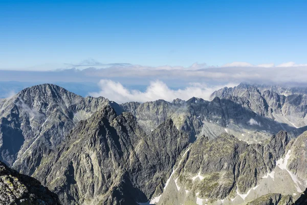 Peaks and passes forming a ridge Tatra — Stock Photo, Image