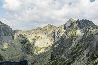 Bulutlar üzerinde sırt