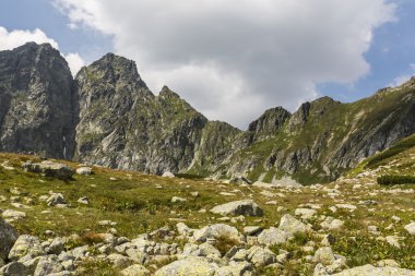 Peyzaj sonbahar varış dağlarda habercisi