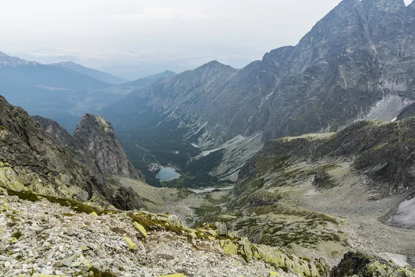 Valley - Dolina Zielona Kiezmarska (dolina Zeleneho plesa) — Stockfoto