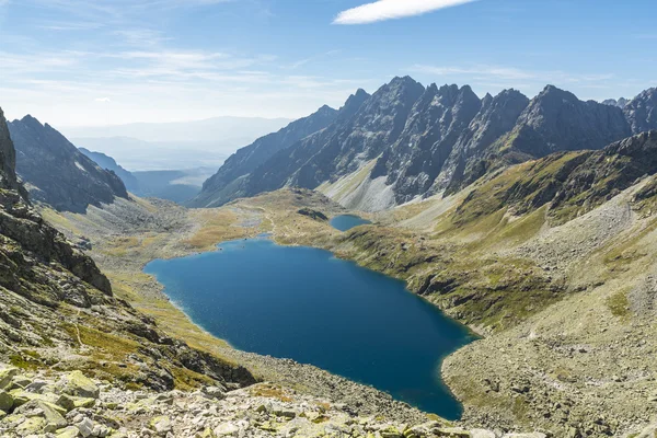 Valle con sus estanques en las montañas Tatra — Foto de Stock