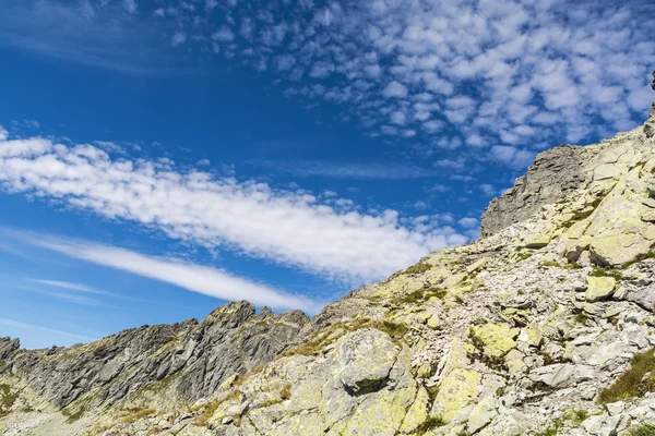 Clouds over the ridge — Stock Photo, Image