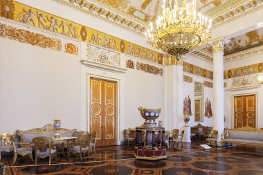 Rus Devlet Müzesi, St. Petersburg salonda o beyaz sütunlu