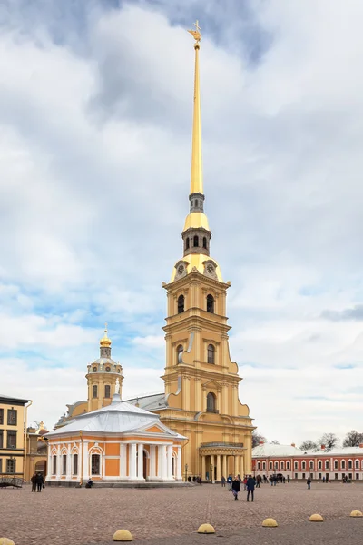 Петропавловский собор в Петропавловской крепости — стоковое фото