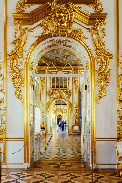 サンクトペテルブルク ツァールスコエ ・ セローのエカテリーナ宮殿の内部 — ストック写真