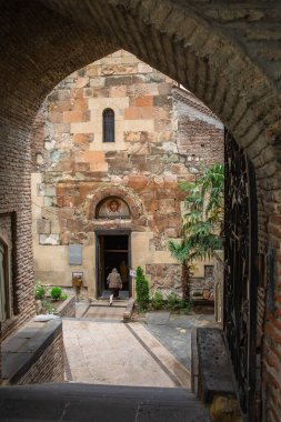 Tiflis, Gürcistan - 22 Mayıs 2019: St. Mary Anchiskhati Bazilikası