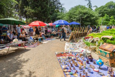 Tiflis, Gürcistan - 25 Mayıs 2019: Kuru Köprü bit pazarı.