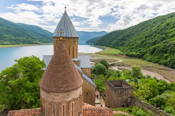 Vista Fortaleza Ananuri Con Monasterio Ortodoxo Georgia —  Fotos de Stock