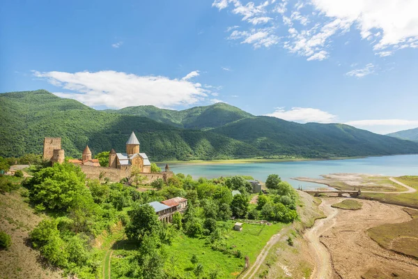 Uitzicht Fort Ananuri Met Orthodox Klooster Georgië — Stockfoto