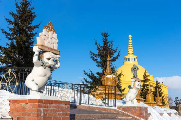 Rusya, Ulan-Ude - 27 Şubat 2021: Datsan Rinpoche Bagsha Ulan-Ude şehri Buryatia, Rusya