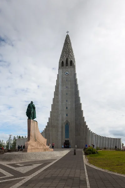 Igreja Hallgrimskirkja em Reykjavik, Islândia — Fotografia de Stock