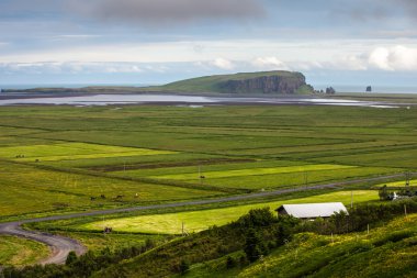 Kurtlar Vadisi arasında dağlar Atlantik kıyısında, İzlanda 