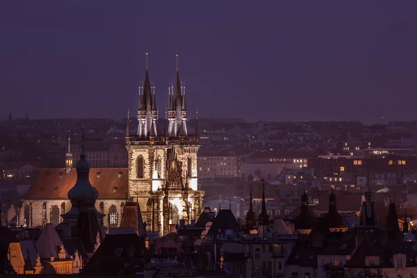 Praga por la noche, vista desde el punto más alto — Foto de Stock