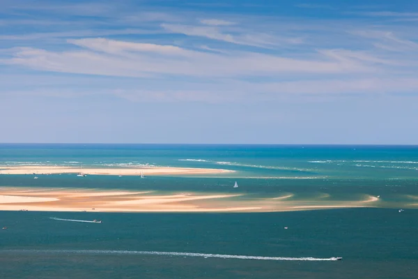 Paesaggio marino con yacht e barche — Foto Stock