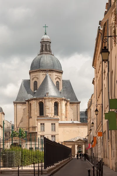 Igreja em Paris, bairro "Aldeia St-Paul " — Fotografia de Stock